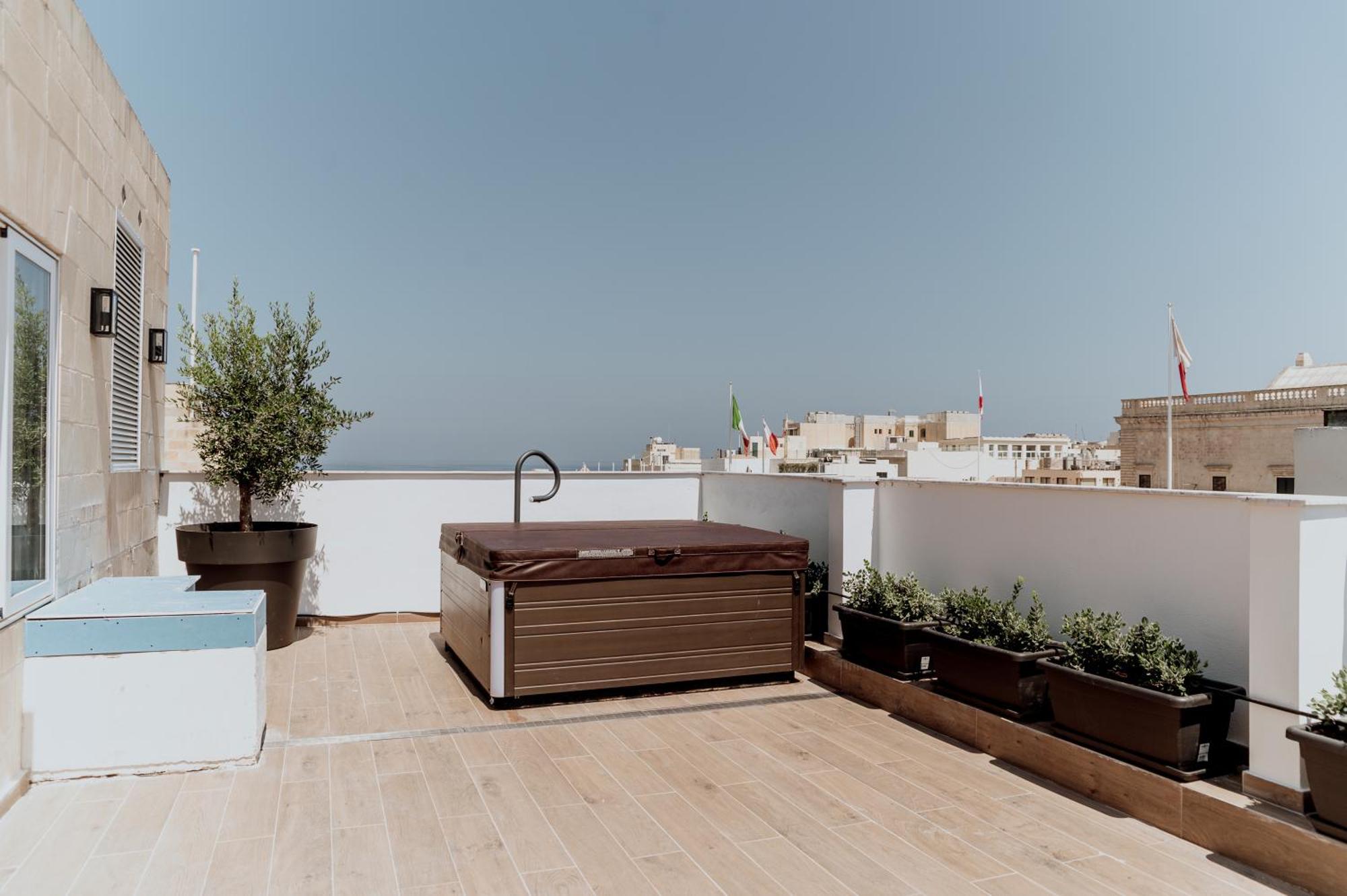 King Charles Hotel Βαλέτα Εξωτερικό φωτογραφία